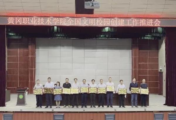 e188d******144df380f85f8de7954096.jpg