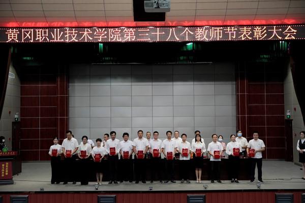 a4663864ee3542d9994a5f6a7a3f510c.jpg a4663864ee3542d9994a5f6a7a3f510c.jpg