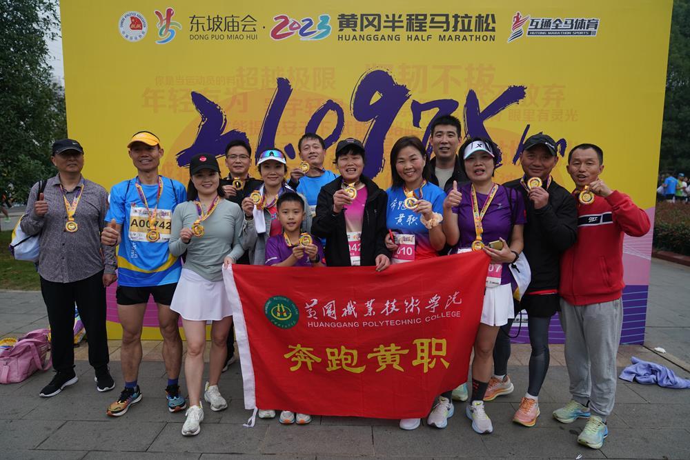 9ef88ed7096a4610b5de420b2d4207fc.jpg